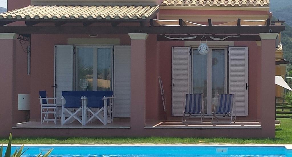Villa Filia Paralía Almirú Kültér fotó
